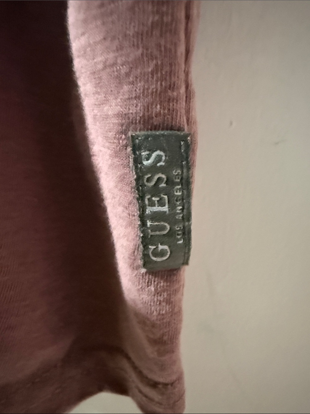 Guess Men's Crew Neck Pocket T-Shirt - Mauve Pink - Picture 3 of 6